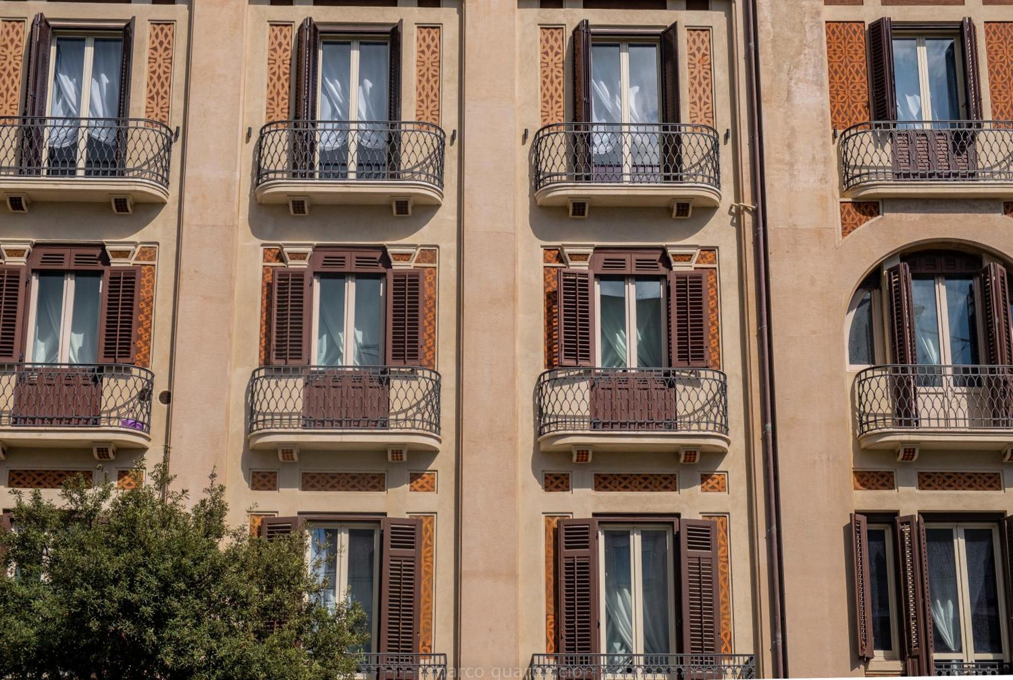 360Me Palace Messina Exteriör bild